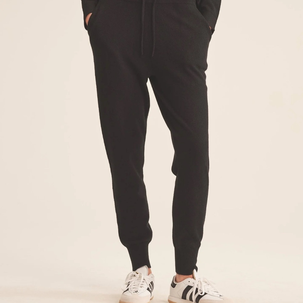 NAADAM off duty cashmere joggers, black, medium NWOT